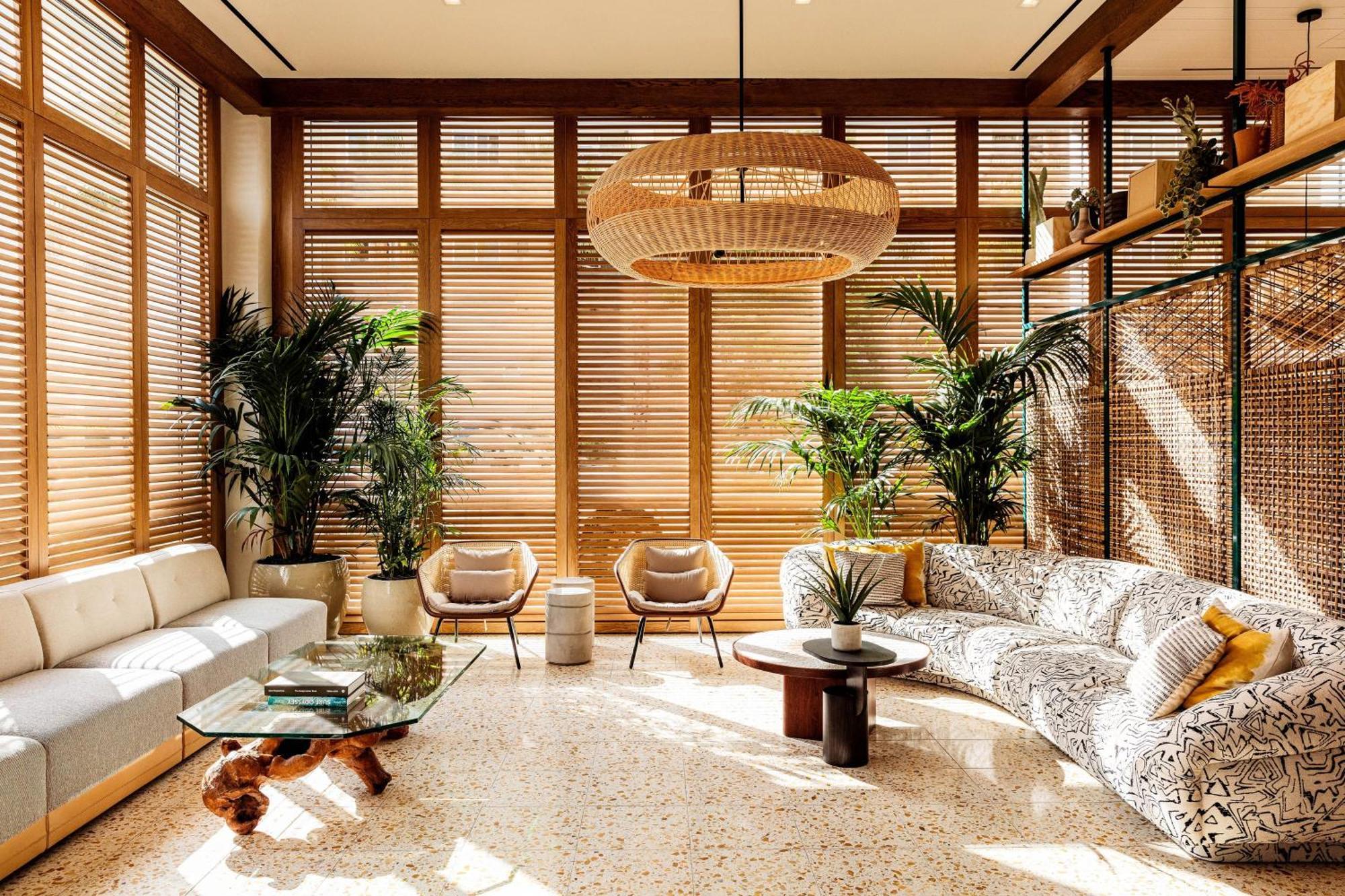 June West La, A Member Of Design Hotel 4*